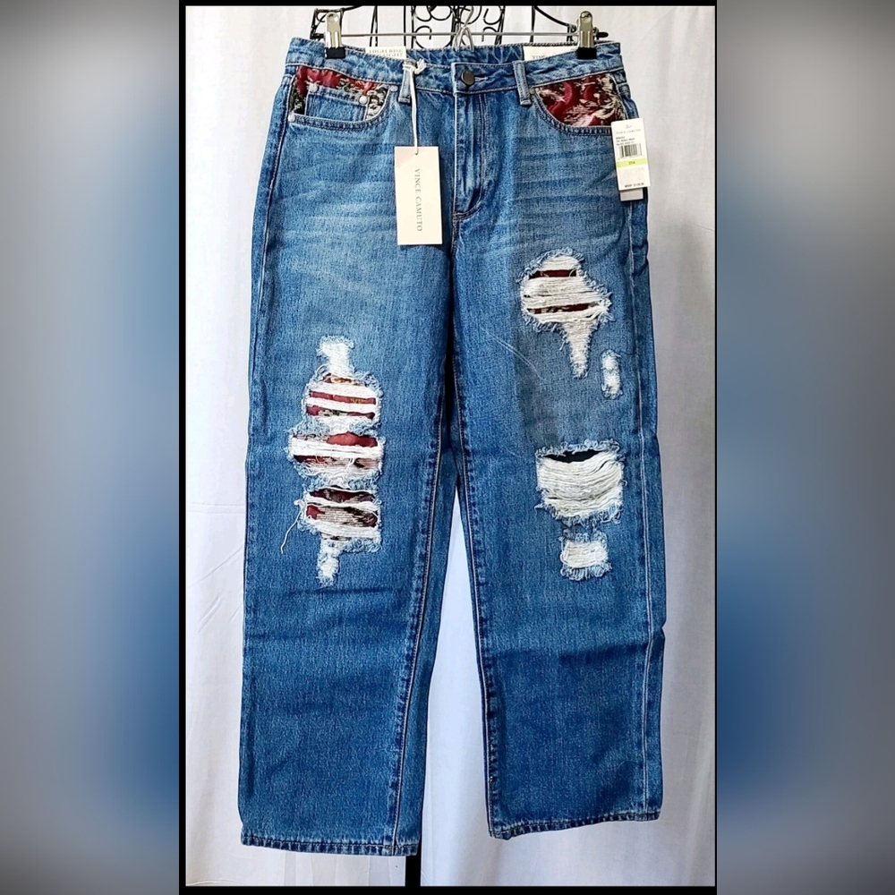 Vince Camuto Relaxed Blue Jeans with Red Details